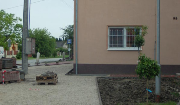 6. fotografia fotogalérie Aktivity / Rekonštrukcia okolia obecného úradu - foto