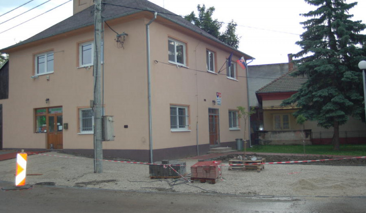 9. fotografia fotogalérie Aktivity / Rekonštrukcia okolia obecného úradu - foto
